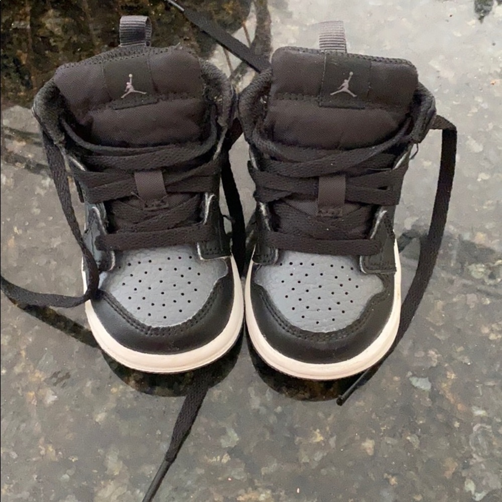 Like new toddler size 4 Jordan’s